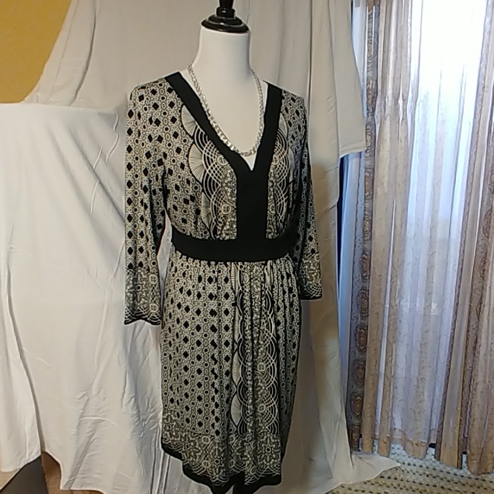 Dress - Picture 3 of 3